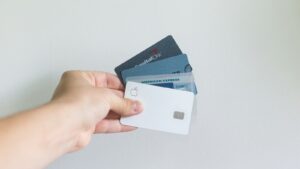 The Pros and Cons of Teen Credit Cards